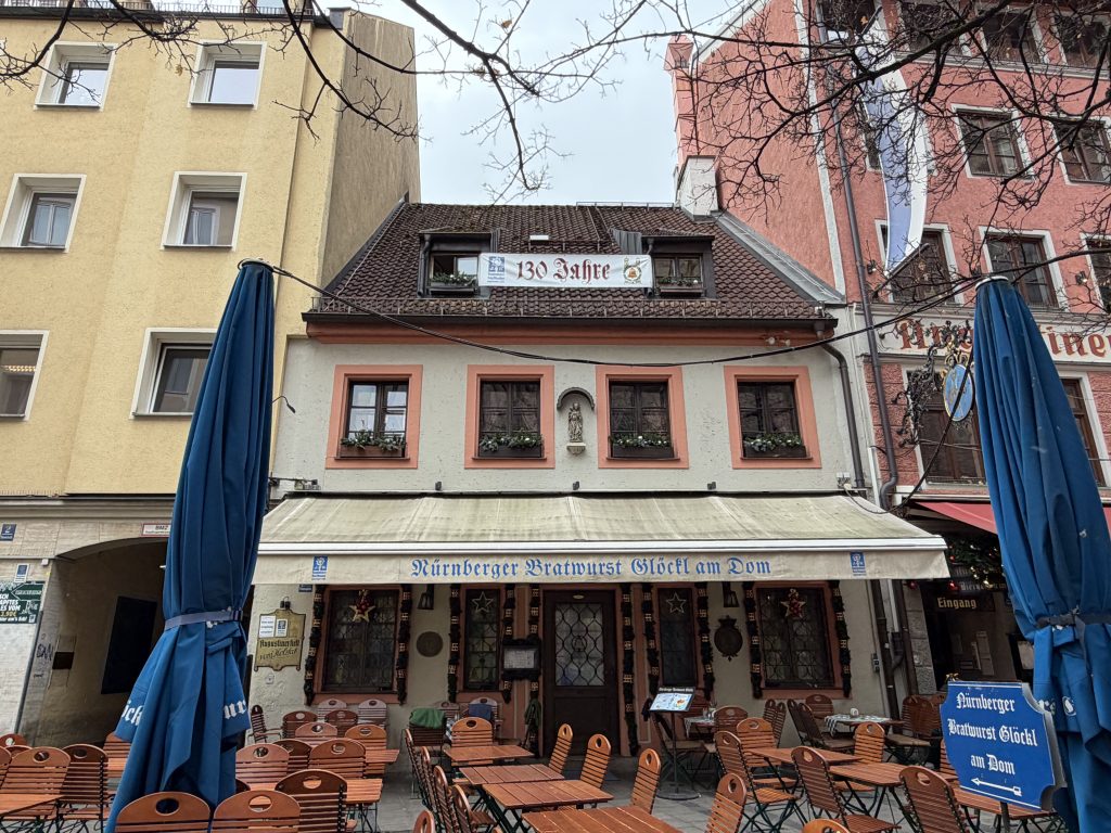 Nürnberger Bratwurst Glück am Dom in München am 21.11.2025